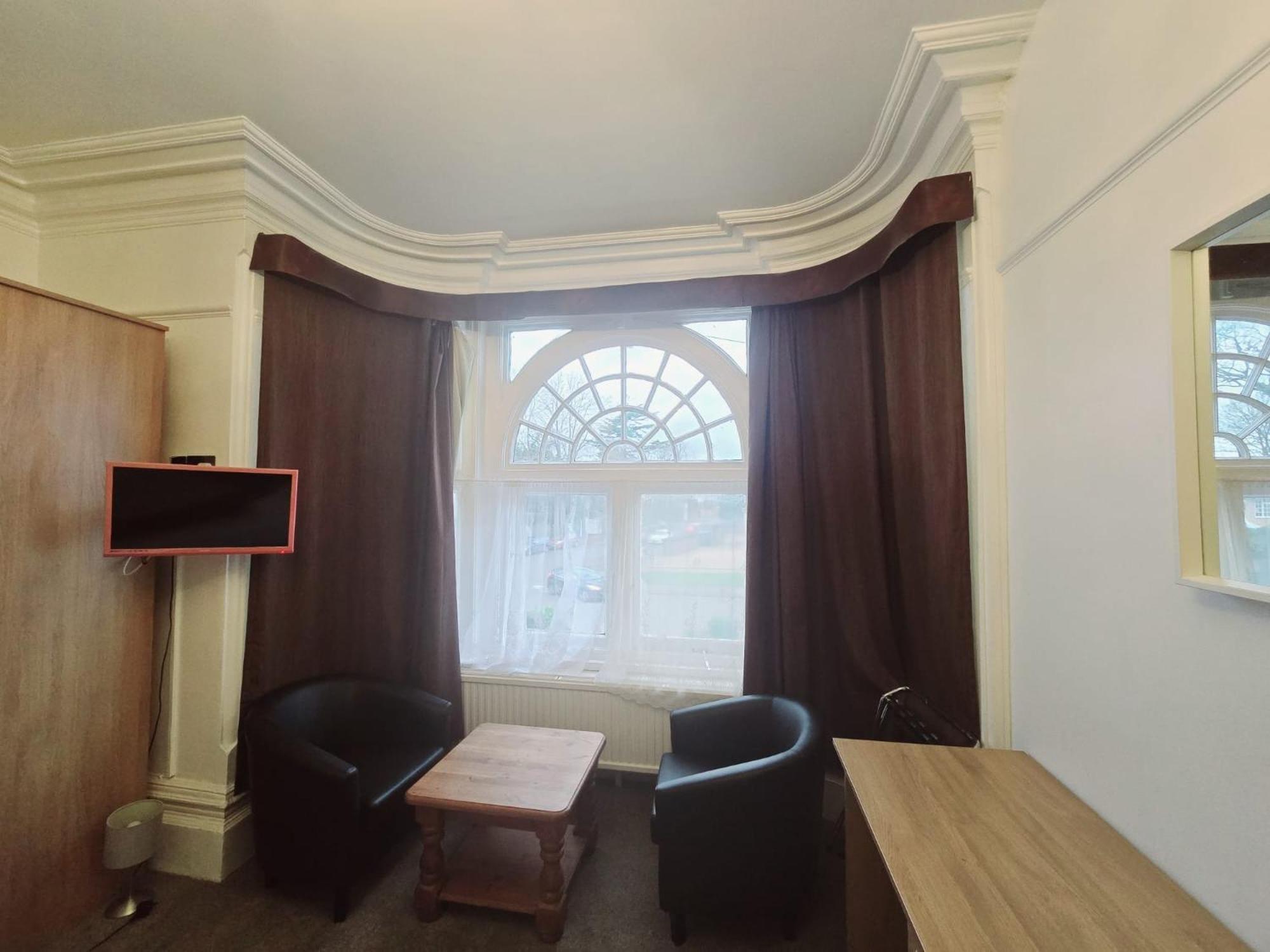 Kingswood Hotel Мейденхед Экстерьер фото