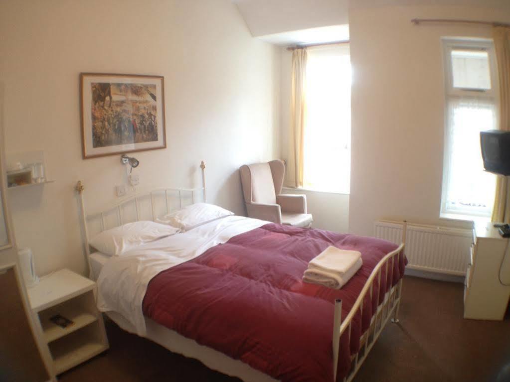 Kingswood Hotel Мейденхед Экстерьер фото